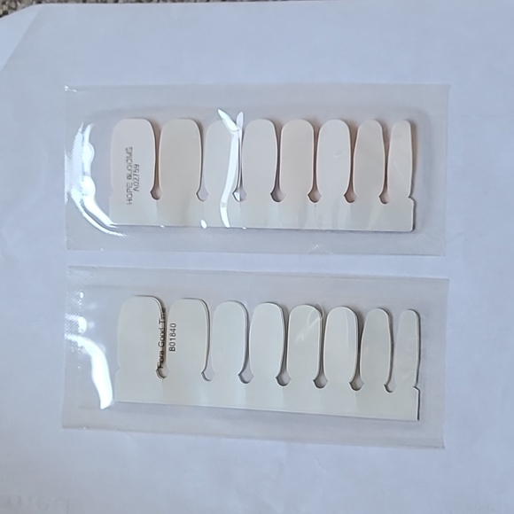 Color Street Nails - FLORA GOOD TIME, HOPE BLOOMS, Cat's all folks, Flag you're - Picture 5 of 5